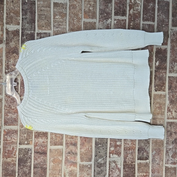 AQUA Daisy Embroidered Sweater Size S - Picture 7 of 7